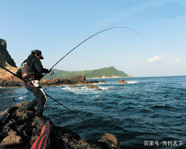 海边矶钓，遇到大风浪应该如何应对？